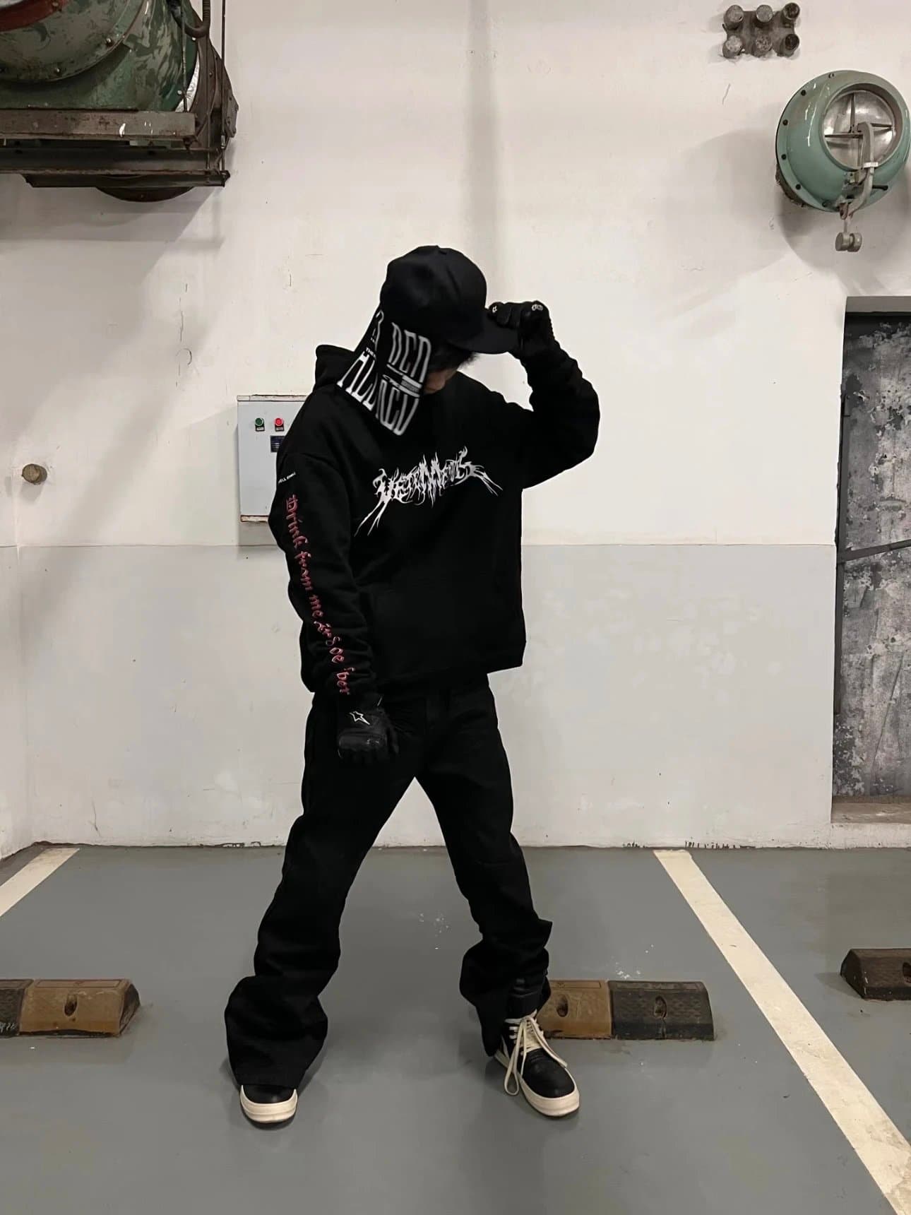 VETEMENTS 800g Heavyweight 'Total Fucking Darkness' Hoodie — 90% Cotton 1